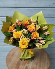 Букет цветов из:  Альстромерии и Розы в Московском