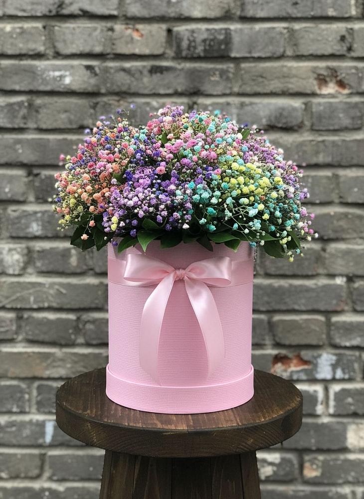 Цветочная композиция из Гипсофила и Розы в шляпной коробке в Московском