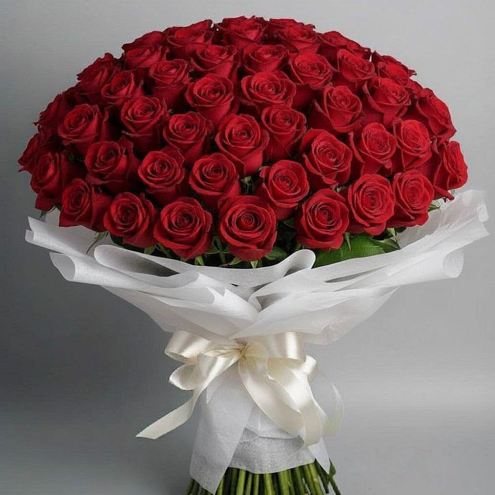 Букет 101 Красная роза Блэк Мэджик в Московском