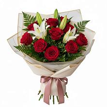 Букет цветов из:  Лилии и Розы #REPLACE_PRED# Московском