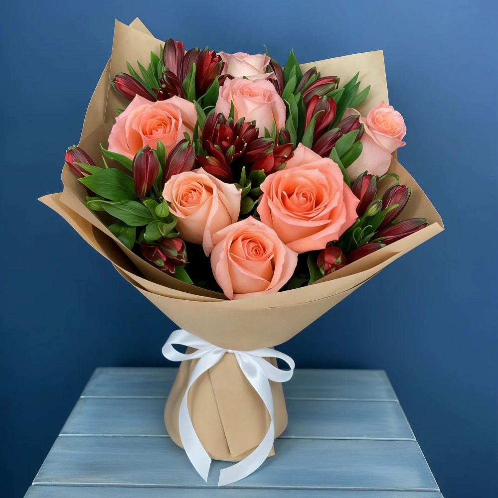 Букет цветов из: Розы и Альстромерии в Московском