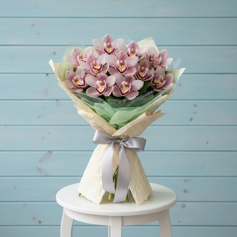 Букет цветов из: Орхидеи и Розы в Московском