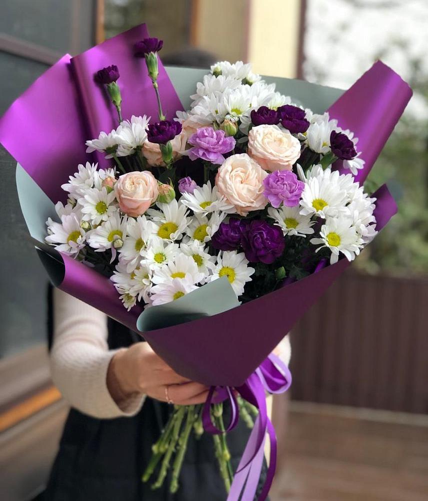 Букет цветов из: Хризантемы, Гвоздики и Розы в Московском