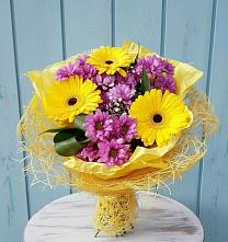 Букет цветов из:  Хризантемы и Герберы в Московском