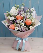 Букет цветов из:  Лизиантусы, Розы, Альстромерии и Гипсофила в Московском