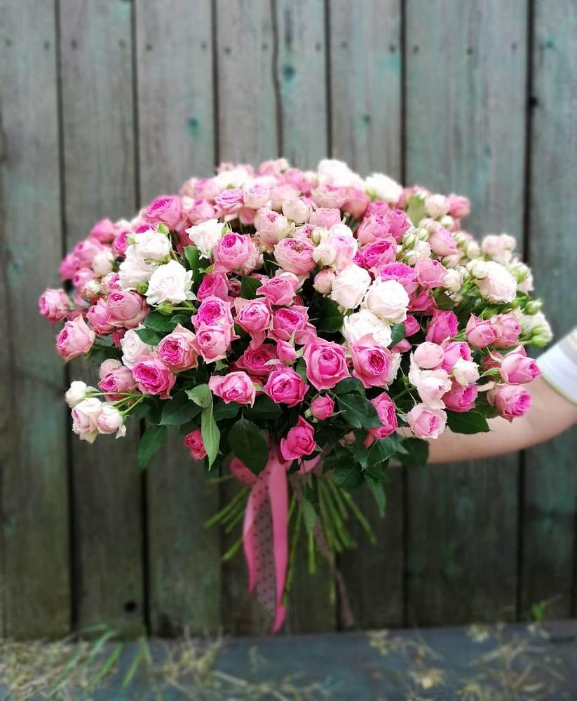 Букет Розовые кустовые розы Натали и Лав Лидия в Московском