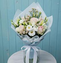 Букет цветов из:  Розы и Лизиантусы в Московском