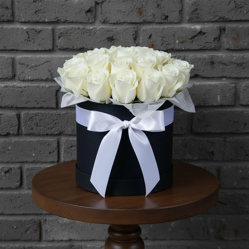 Цветочная композиция из Розы в шляпной коробке в Московском