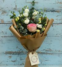 Букет цветов из:  Розы и Лизиантусы #REPLACE_PRED# Московском