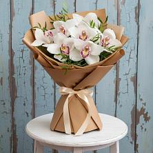 Букет цветов из:  Орхидеи и Розы в Московском