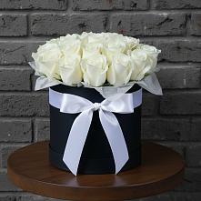 Цветочная композиция из Розы в шляпной коробке в Московском